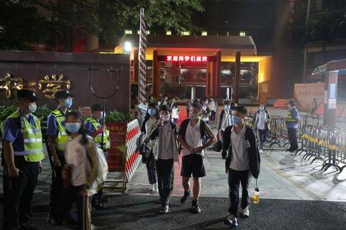 厚街技校门在线观看,实时捕捉校园风采